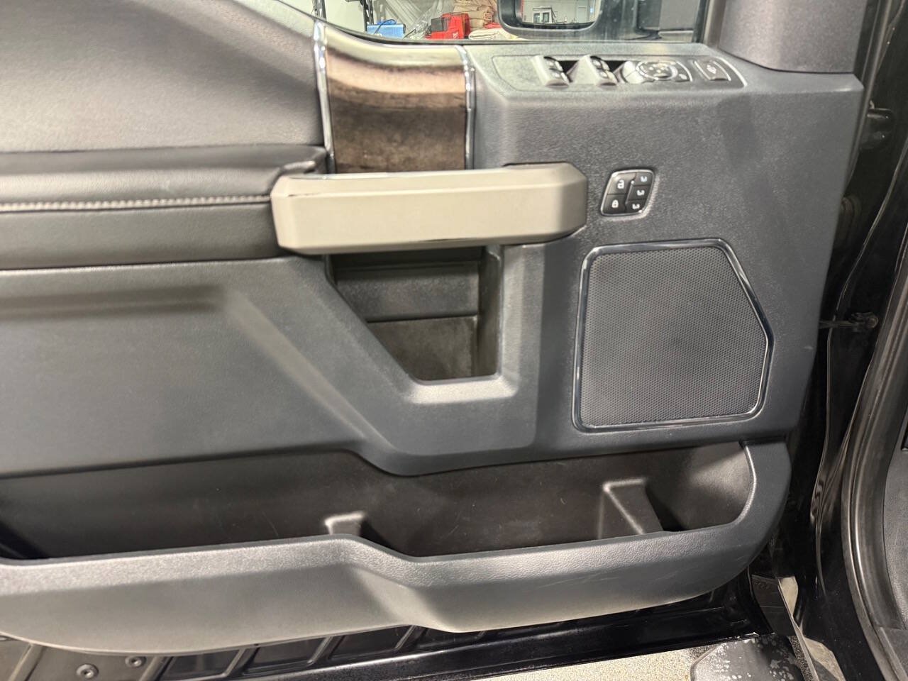 Used 2022 Ford F350 Lariat AWD/4WD image 22