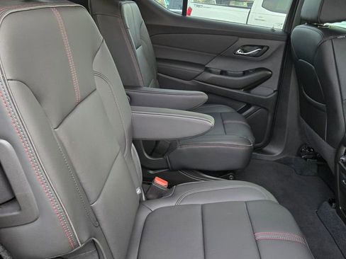 Used 2024 Chevrolet Traverse RS image 56
