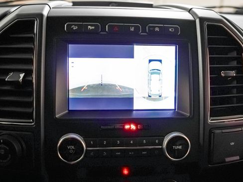 Used 2021 Ford Expedition Limited image 20