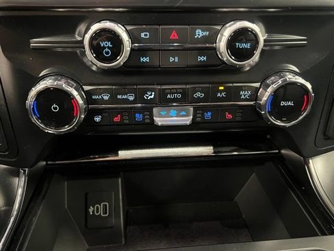 Used 2025 Ford F150 Lariat AWD/4WD image 37