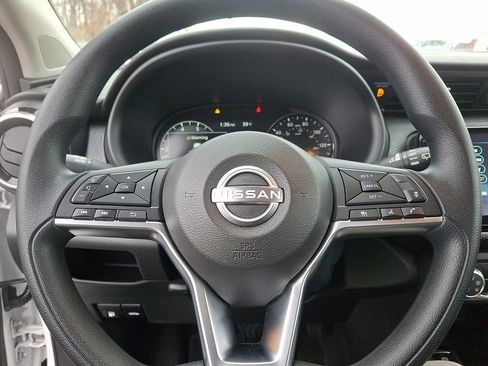 Certified 2024 Nissan Kicks SV image 18