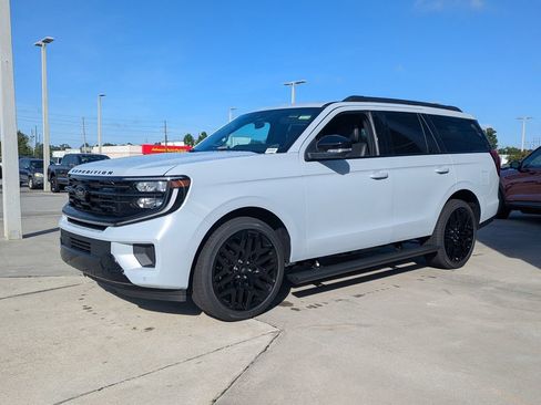 New 2026 Ford Expedition Platinum w/ Stealth Performance Package AWD/4WD image 7