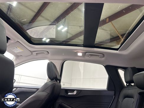 Used 2022 Ford Escape Titanium image 29