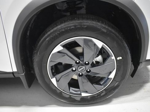 New 2026 Nissan Rogue SV image 10