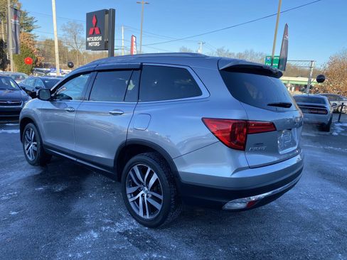 Used 2017 Honda Pilot Touring image 3