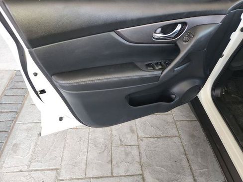 Certified 2016 Nissan Rogue S FWD image 28