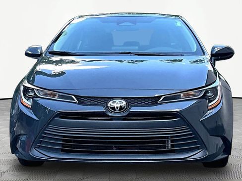 Used 2023 Toyota Corolla LE w/ LE Premium Package FWD image 4