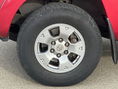 Used 2007 Toyota Tacoma PreRunner image 40