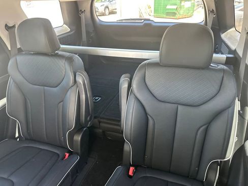 Used 2025 Hyundai Palisade SEL FWD image 18