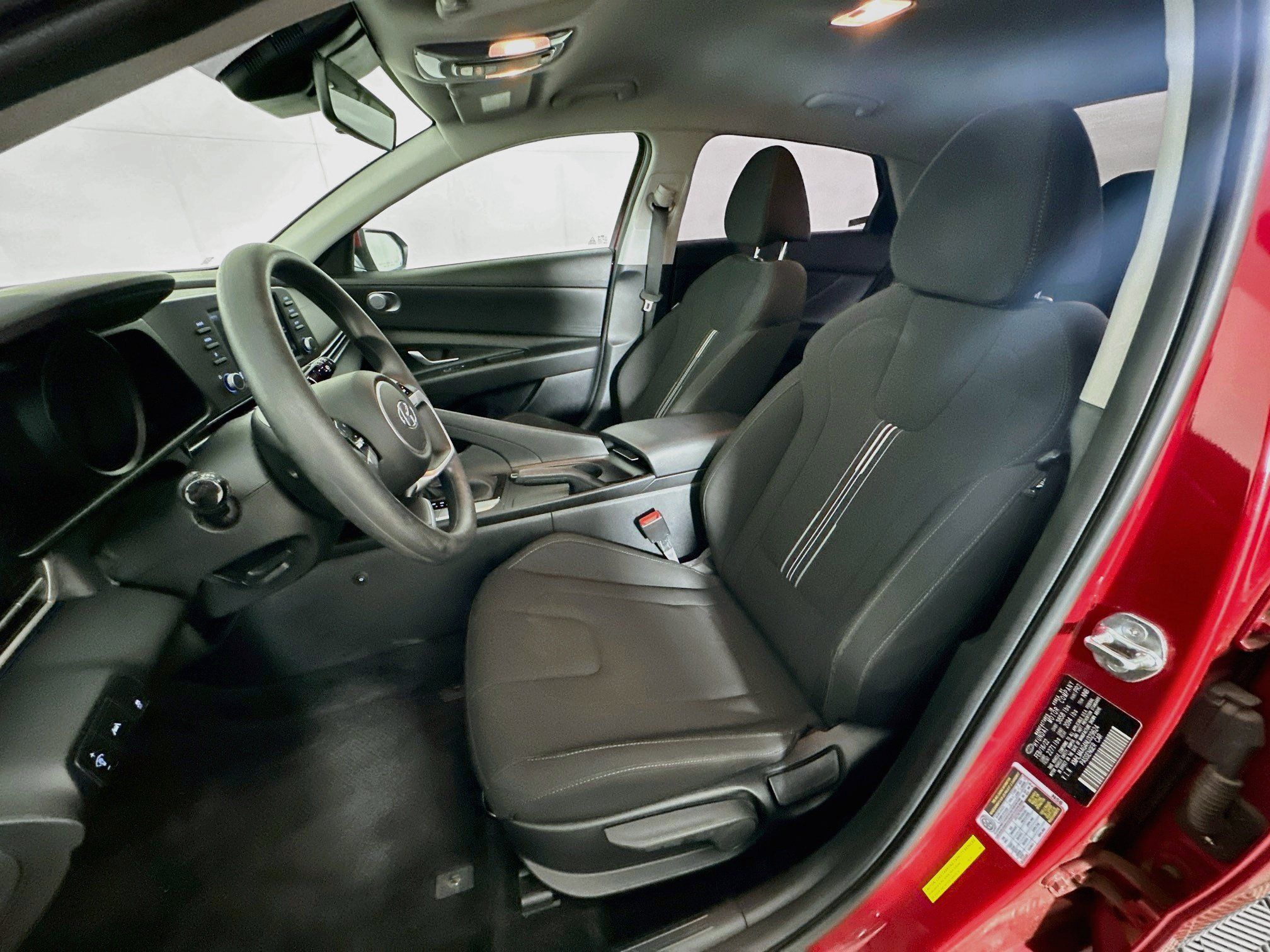 Used 2022 Hyundai Elantra SEL FWD image 13