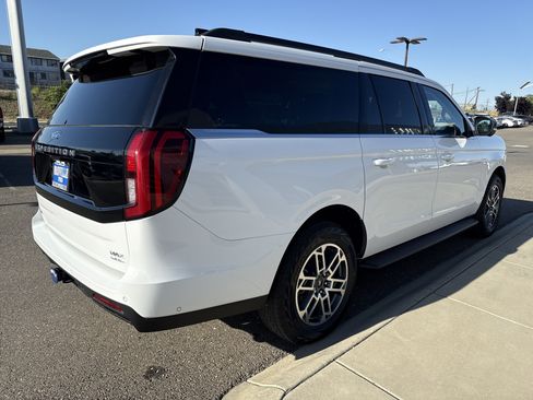Used 2025 Ford Expedition Max Active AWD/4WD image 5