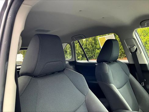 Used 2023 Toyota RAV4 LE image 22