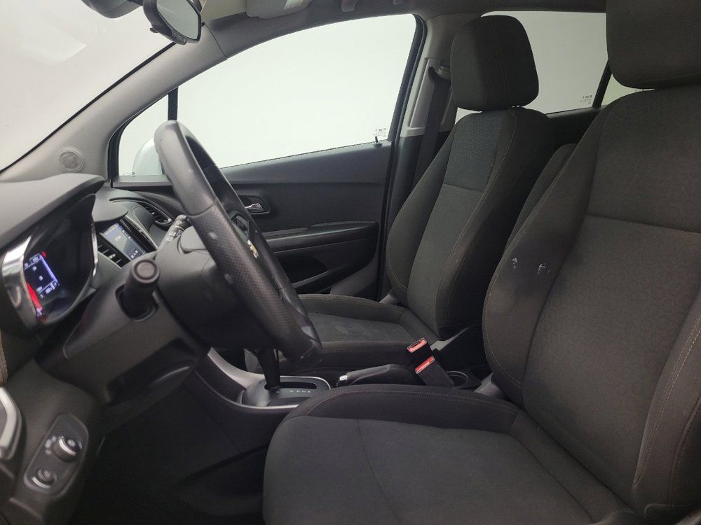 Used 2022 Chevrolet Trax LS w/ Tint and Cruise Package AWD/4WD image 17