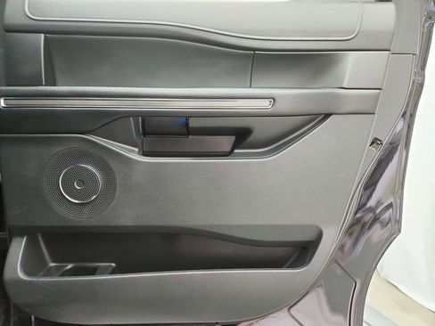 Used 2023 Ford Expedition Max XLT AWD/4WD image 31