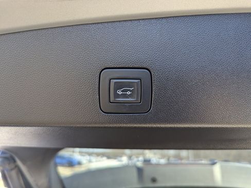 Used 2023 Buick Encore GX Essence w/ Experience Buick Package image 23