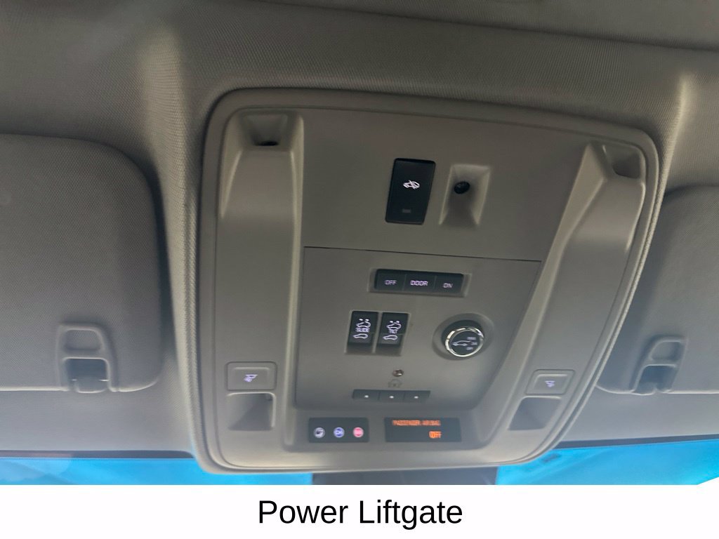 Used 2017 Cadillac Escalade Premium Luxury AWD/4WD image 50