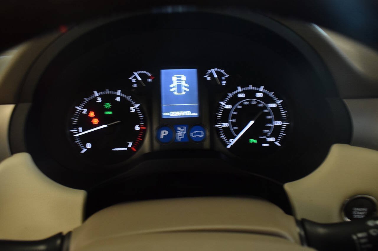 Used 2014 Lexus GX 460 w/ Premium Package AWD/4WD image 43