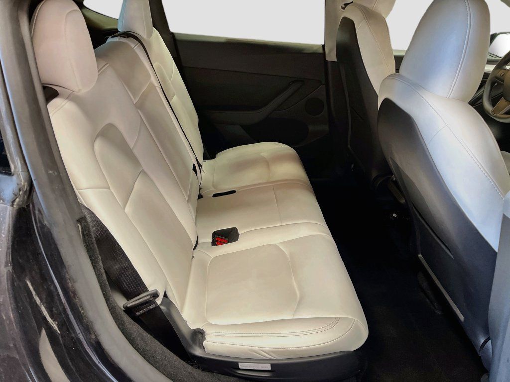 Used 2024 Tesla Model Y Long Range AWD/4WD image 25