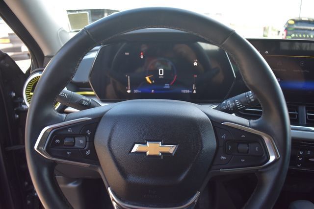 Certified 2025 Chevrolet Trax LT w/ LT Convenience Package FWD image 25