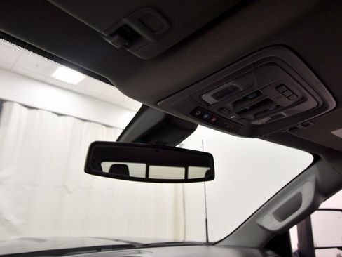 Used 2021 GMC Sierra 2500 SLT w/ SLT Convenience Package image 27