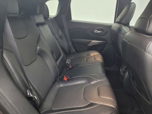 Used 2021 Jeep Cherokee Latitude Lux 80th Anniv w/ Quick Order Package 26U 80TH FWD image 19