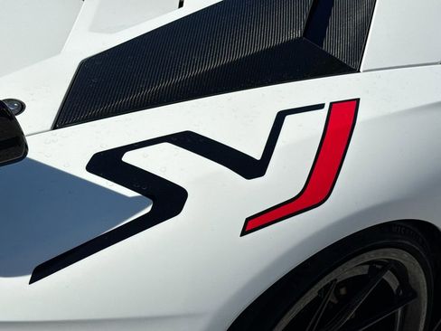 Used 2019 Lamborghini Aventador SVJ image 12