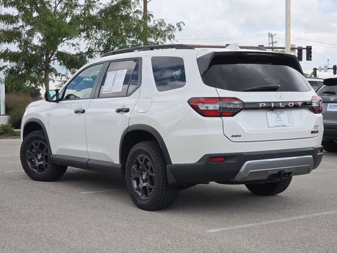 Certified 2026 Honda Pilot TrailSport image 14