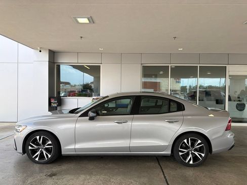 Used 2023 Volvo S60 B5 Core AWD/4WD image 3