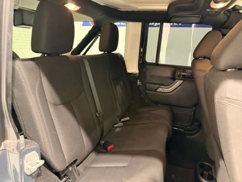Used 2017 Jeep Wrangler Unlimited Sport w/ Quick Order Package 24S AWD/4WD image 38