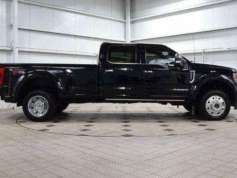Used 2022 Ford F450 Platinum w/ FX4 Off-Road Package image 9