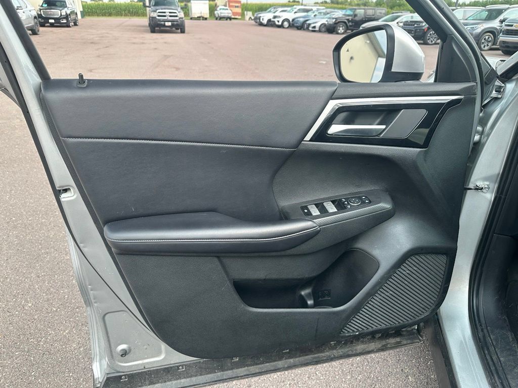 Used 2024 Mitsubishi Outlander SE AWD/4WD image 11