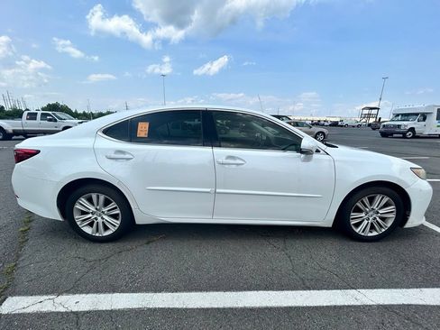 Used 2013 Lexus ES 350 w/ Premium Pkg FWD image 5