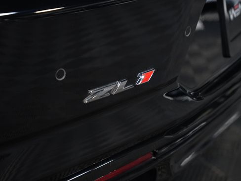 Used 2020 Chevrolet Camaro ZL1 RWD image 18