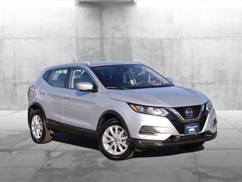Used 2020 Nissan Rogue Sport S w/ Appearance Package image 2
