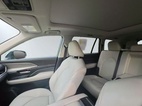 Used 2026 Toyota Grand Highlander AWD image 13