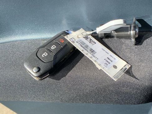 New 2025 Ford Maverick XL image 27