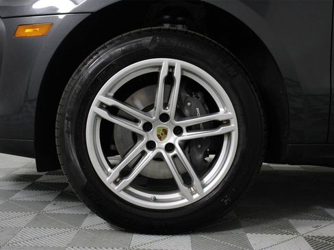 Used 2025 Porsche Macan image 30