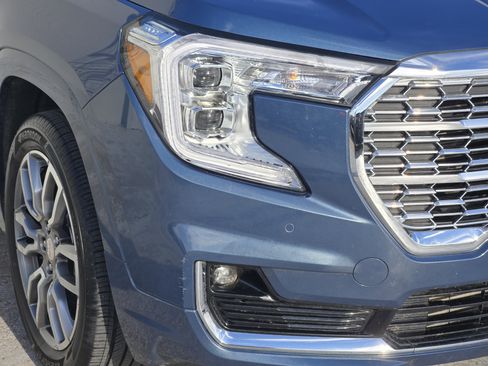 Used 2024 GMC Terrain Denali w/ Denali Premium Package image 10