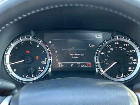 Used 2025 Toyota Highlander XLE FWD image 29