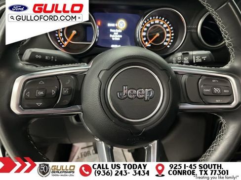 Used 2022 Jeep Wrangler Unlimited Sahara AWD/4WD image 22