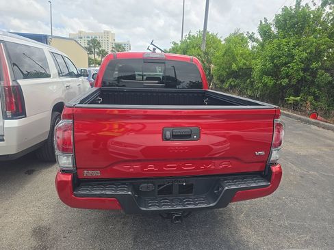 Used 2021 Toyota Tacoma TRD Sport AWD/4WD image 8