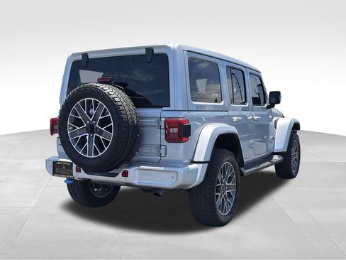 Used 2024 Jeep Wrangler High Altitude AWD/4WD image 10