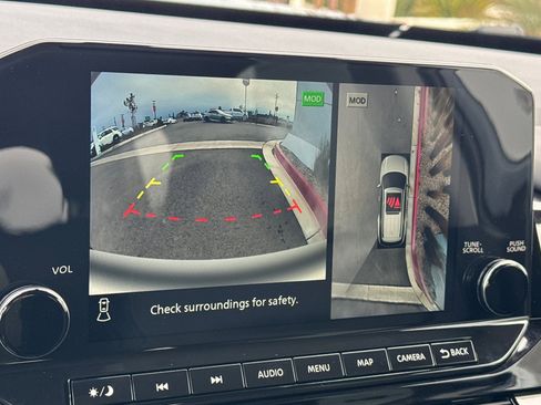 New 2025 Nissan Pathfinder SL image 24