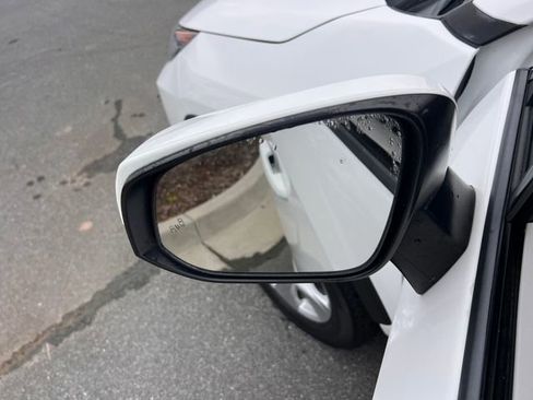 Used 2020 Toyota RAV4 XLE FWD image 12