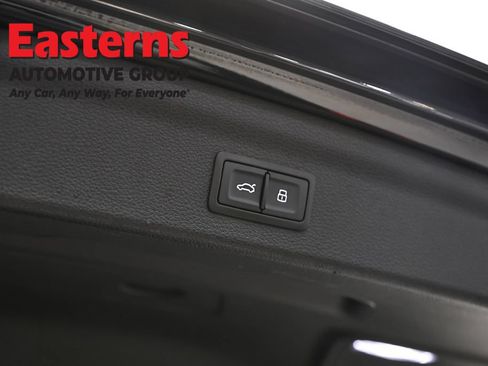 Used 2022 Audi Q3 2.0T Premium w/ Convenience Package AWD/4WD image 25