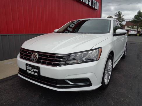 Used 2016 Volkswagen Passat 1.8T SE FWD image 11
