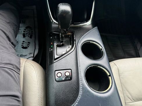 Used 2013 Toyota Avalon XLE image 19