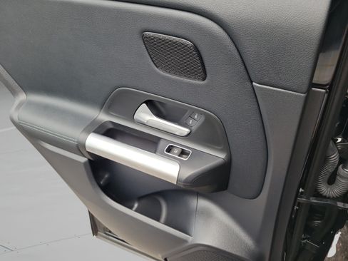Certified 2025 Mercedes-Benz GLA 250 image 5
