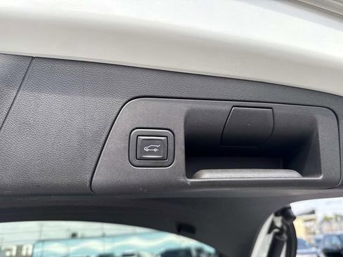 Used 2023 Buick Envision Essence w/ Sport Touring Package image 8