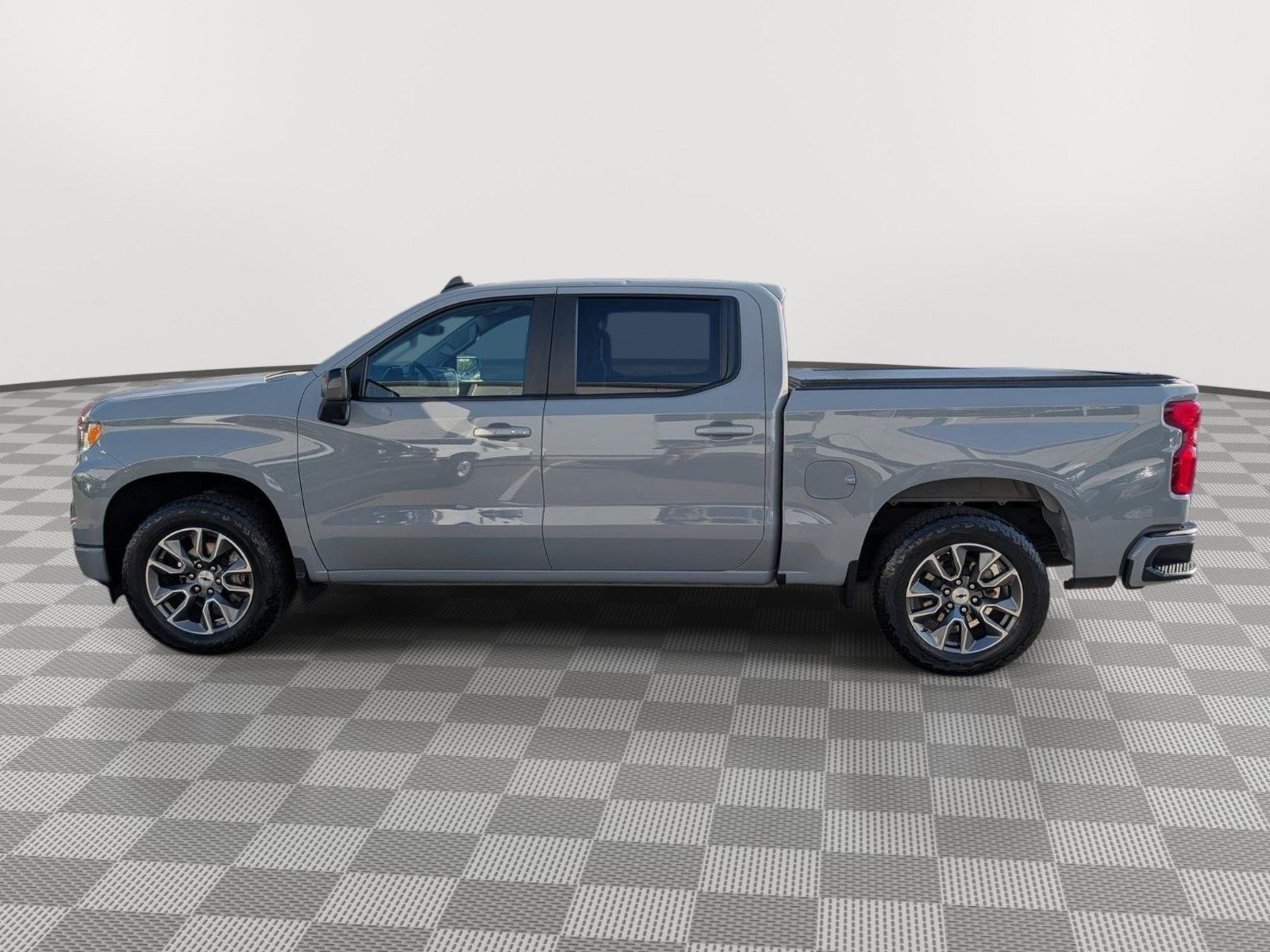 Used 2024 Chevrolet Silverado 1500 RST AWD/4WD image 2